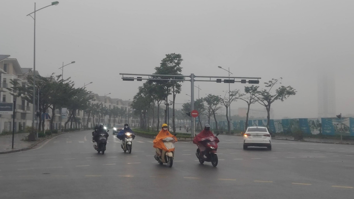 Hà Nội nhiều mây, có nơi mưa phùn, sương mù và rét đậm