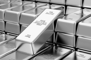 Giá bạc vượt ngưỡng 100 USD - Chuyên gia cảnh báo rủi ro điều chỉnh