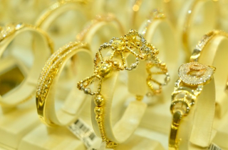 Giá vàng hôm nay 27/1: Chinh phục đỉnh lịch sử mới