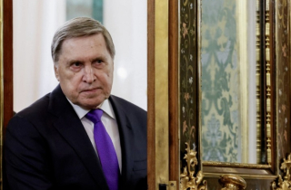 Trợ lý Tổng thống Putin: Nga sẵn sàng tiếp đón ông Zelensky tới đối thoại