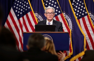 Fed giữ nguyên lãi suất