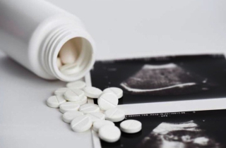 Tự uống 20 viên thuốc phá thai mua online, người phụ nữ phải cắt toàn bộ tử cung