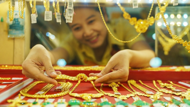 Vàng tăng 'không tưởng', đà bứt phá còn kéo dài