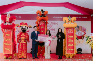 Agribank trao thưởng 01 tỷ đồng cho khách hàng gửi tiền tiết kiệm