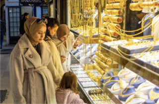 Giá vàng biến động mạnh: “Bài toán” ổn định trước bất định toàn cầu