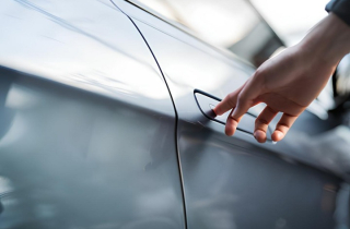 Trung Quốc cấm kiểu cửa xe điện phổ biến sau các vụ tai nạn chết người