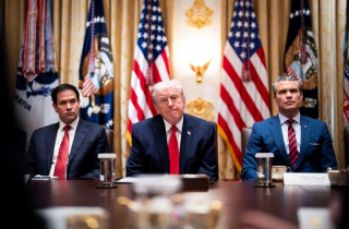 Mỹ đang tăng cường lực lượng quân sự ở những khu vực nào gần Iran?