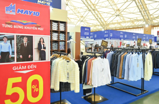 Hàng Việt giảm giá sâu, hút khách mua sắm Tết tại Hội chợ Mùa Xuân 2026