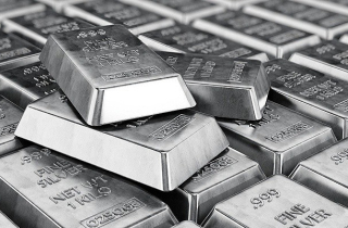 Giá bạc tiếp tục tăng nhẹ: Liệu điều tồi tệ nhất đã qua?