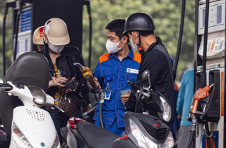 Chiều nay, giá xăng trong nước dự báo tiếp tục tăng, vượt 19.000 đồng/lít