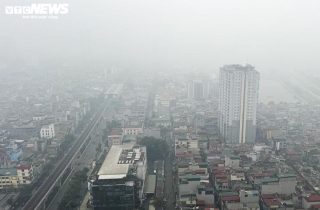 Sương mù kèm bụi mịn dày đặc, không khí Hà Nội ô nhiễm thứ 2 thế giới