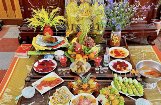 Mâm lễ cúng ông Công ông Táo nên đặt ở bếp hay trên bàn thờ?