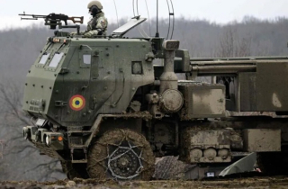 Mỹ tính bàn giao hai sở chỉ huy NATO cho châu Âu