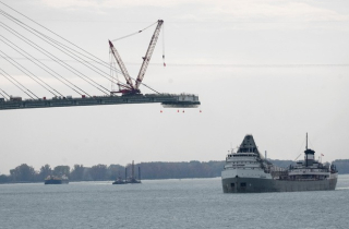 Ông Trump đe dọa sẽ dừng khánh thành cầu nối Mỹ - Canada