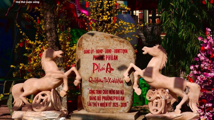 Nghệ nhân từng lập kỷ lục Việt Nam với 'rồng lu' tiếp tục ra mắt linh vật ngựa