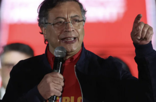 Tổng thống Colombia thoát chết trong vụ ám sát hụt