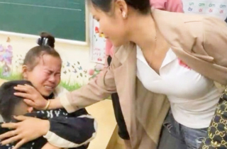 Bé trai lớp 1 bị kẹt trong lớp đến tối: Giáo viên nhận lỗi do sơ suất