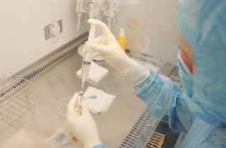 Liệu pháp CAR-T có 'chữa khỏi' ung thư như lời đồn trên mạng xã hội?